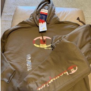 NWT Champion hoodie woman’s size 2X
